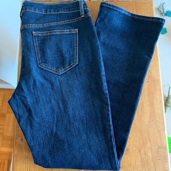 Old Navy The Sweetheart Jeans Boot Cut Mid Rise Straight Leg Sz 8 - Picture 2 of 7